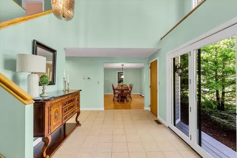 Entry Way - 4 Florence Ave, Mashpee, MA 02649 photo 2 of 4