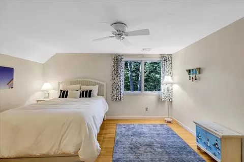 Bedroom - 4 Florence Ave, Mashpee, MA 02649 photo 5 of 6
