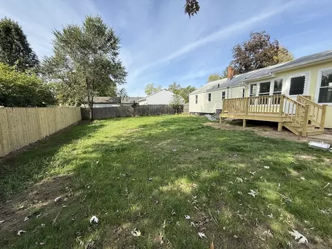 89 Cherokee Dr, Springfield, MA 01109 photo 18