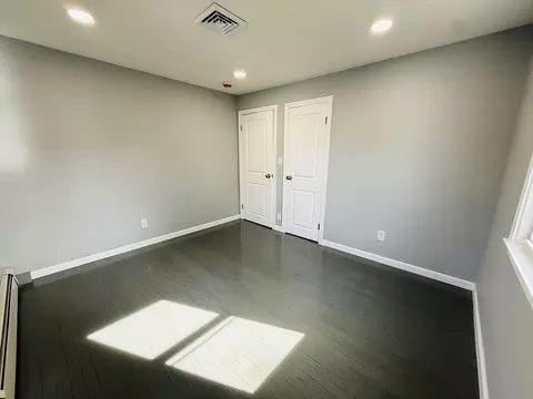 89 Cherokee Dr, Springfield, MA 01109 photo 7
