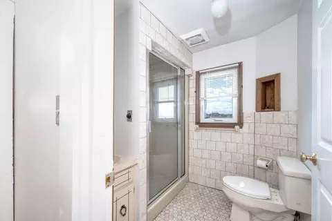 Bath - 15 2nd St, Hull, MA 02045 photo 2 of 3