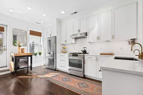 649 E 3rd St #2, Boston, MA 02127 photo 5