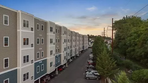 30 Franklin St #105, Malden, MA 02148