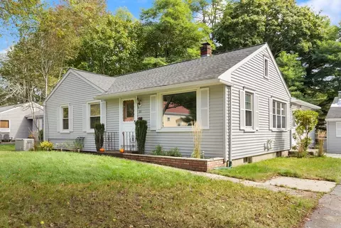 20 Pearse Rd, Swansea, MA 02777