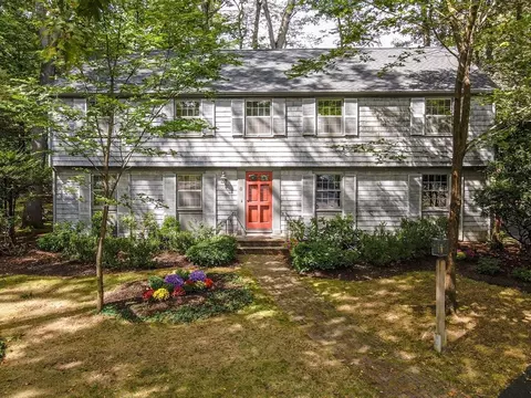 8 Greenwood Rd, Reading, MA 01867