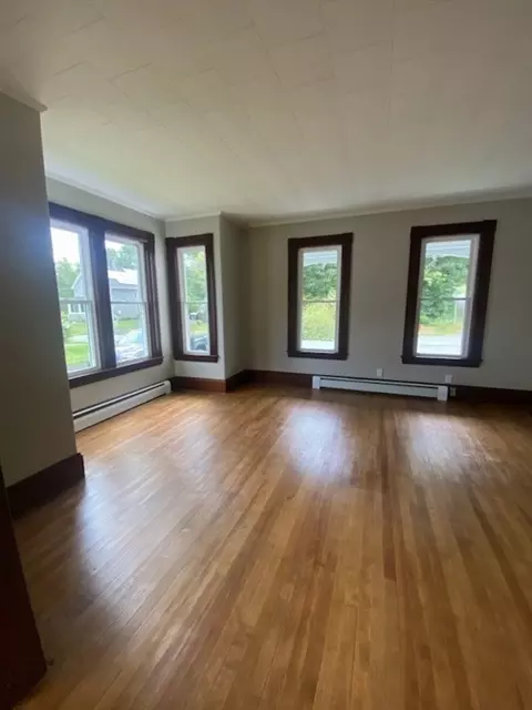 Living - 459 Fairview Ave, Athol, MA 01331 photo 3 of 6