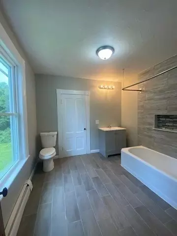 Bath - 459 Fairview Ave, Athol, MA 01331 photo 1 of 1