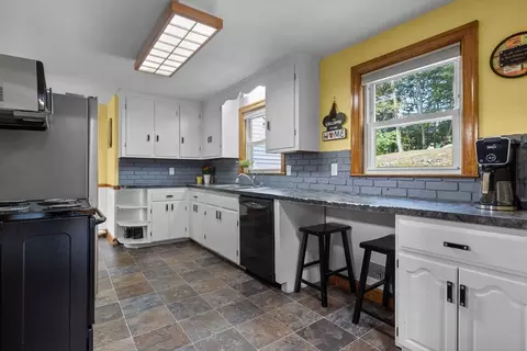17 Spring St, Wakefield, MA 01880 photo 7