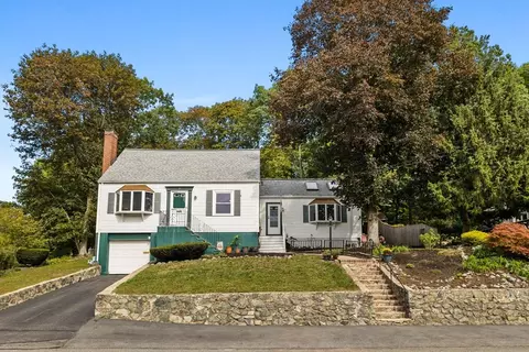 17 Spring St, Wakefield, MA 01880