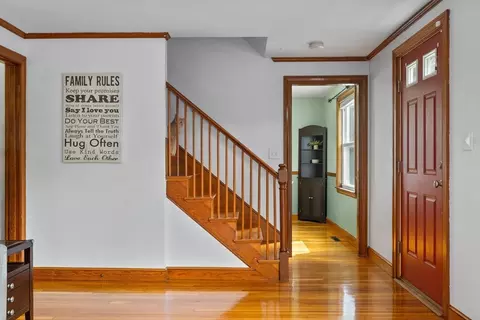17 Spring St, Wakefield, MA 01880 photo 4
