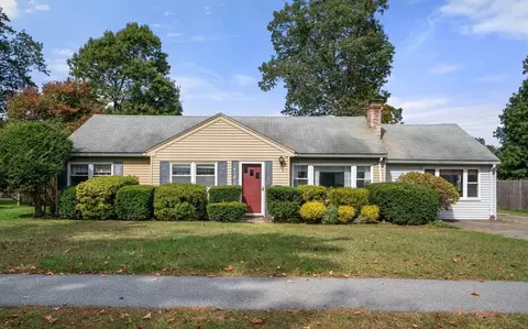 13 Sheffield Rd, Natick, MA 01760