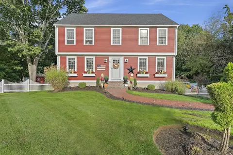 32 Bourne Park Ave, Marshfield, MA 02050