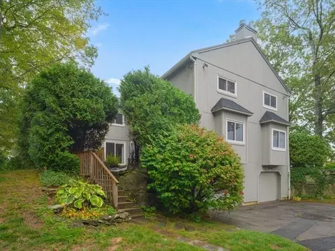 3 Highness Dr #3, Uxbridge, MA 01569