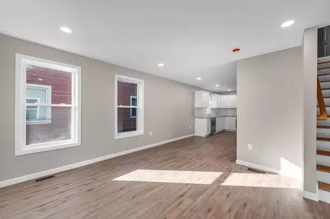 Living - 184-186 Marion St, Springfield, MA 01109 photo 2 of 4