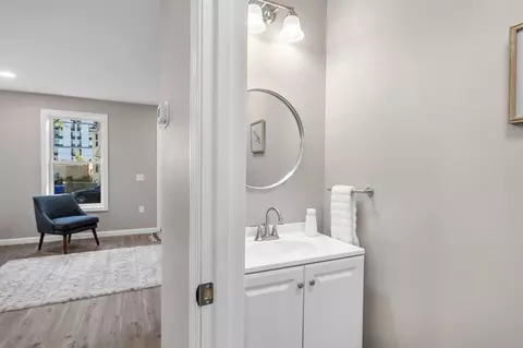 Bath - 184-186 Marion St, Springfield, MA 01109 photo 1 of 5