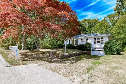 27 Beach St, Marion, MA 02738