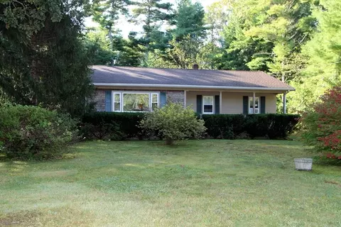 32 Morton Rd, Freetown, MA 02717