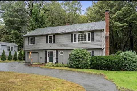70 Forest Hill Ave, Lynnfield, MA 01940