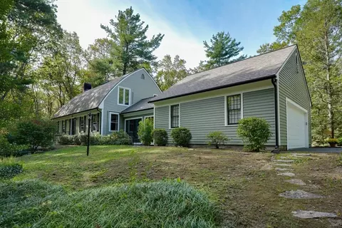 18 Bay Path Dr, Boylston, MA 01505