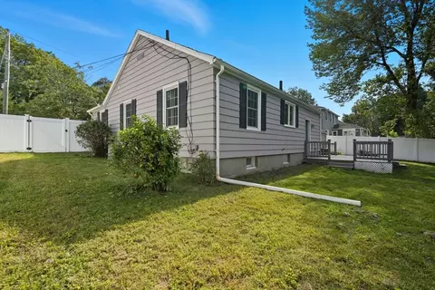 116 Hartwick St, Springfield, MA 01108 photo 36