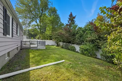 116 Hartwick St, Springfield, MA 01108 photo 35