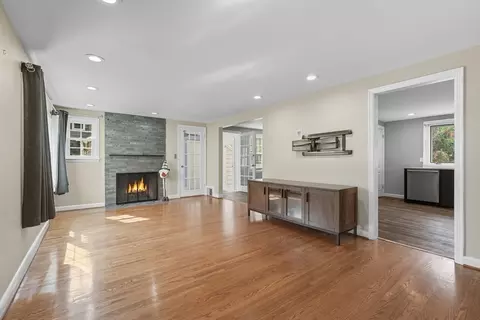 116 Hartwick St, Springfield, MA 01108 photo 7