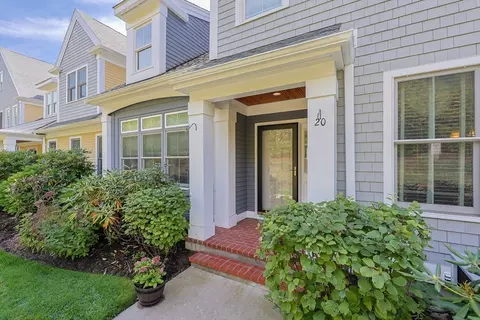 20 Newland St #20, Norton, MA 02766