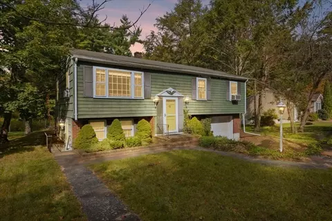 542 Richmond St, Taunton, MA 02718