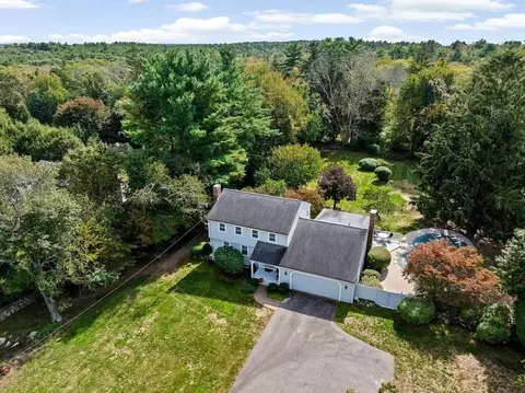 28 Riverside Dr, Norwell, MA 02061