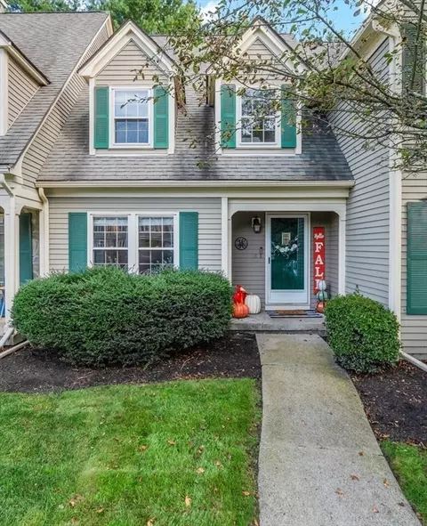 18 Bryan Ln #18, Andover, MA 01810