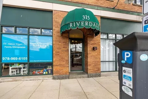 315 Rantoul St #402, Beverly, MA 01915