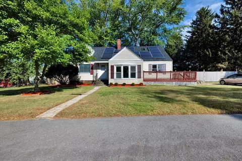 17 Dutton St, Worcester, MA 01610 photo 3