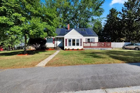17 Dutton St, Worcester, MA 01610 photo 4