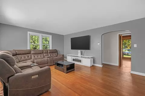 17 Dutton St, Worcester, MA 01610 photo 11