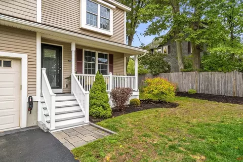 27 Pearl St #2, Wakefield, MA 01880