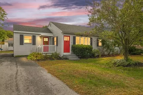 8 Boisvert Rd, Tewksbury, MA 01876