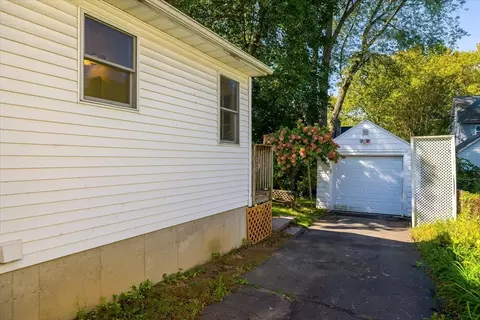 54 Ellsworth Ave, Springfield, MA 01118 photo 28