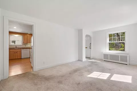 54 Ellsworth Ave, Springfield, MA 01118 photo 14