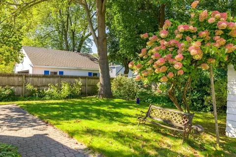 54 Ellsworth Ave, Springfield, MA 01118 photo 27