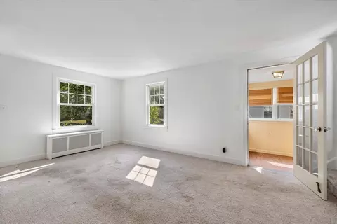 54 Ellsworth Ave, Springfield, MA 01118 photo 15