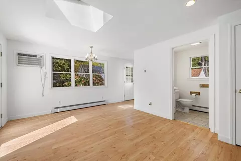 54 Ellsworth Ave, Springfield, MA 01118 photo 10