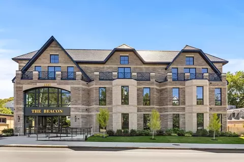 1114 Beacon St #106, Newton, MA 02461