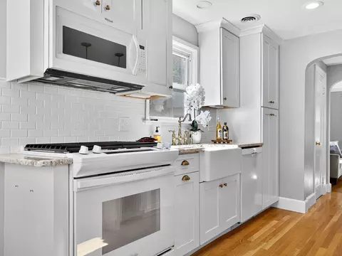 170 Payson Rd, Chestnut Hill, MA 02467 photo 7