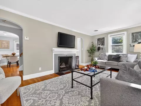 170 Payson Rd, Chestnut Hill, MA 02467 photo 4