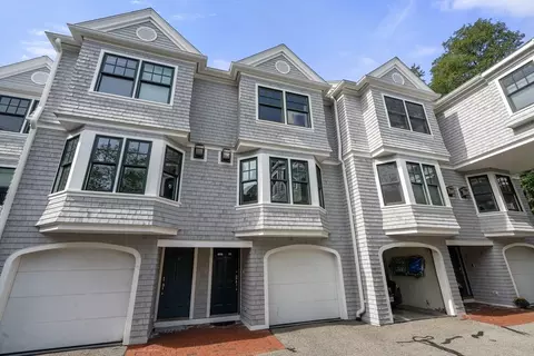 794 E 7th St #H, Boston, MA 02127