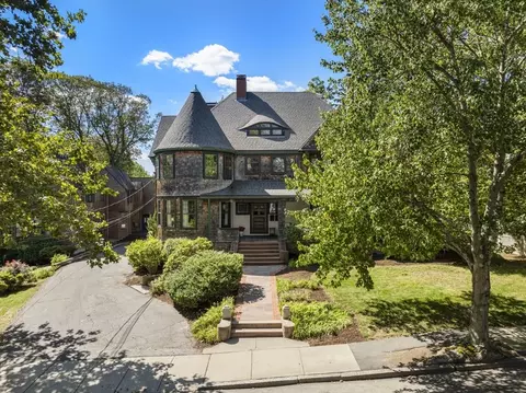 33 Washington Ave #1, Cambridge, MA 02140