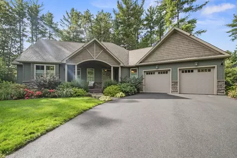 26 Eastwood Ln, South Deerfield, MA 01373