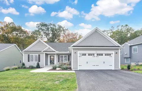 92 Sandalwood Dr #92, Wilbraham, MA 01095