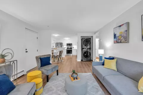 25 Pine St #B, Canton, MA 02021