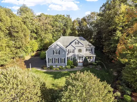 19 Magnolia Ln, Grafton, MA 01536